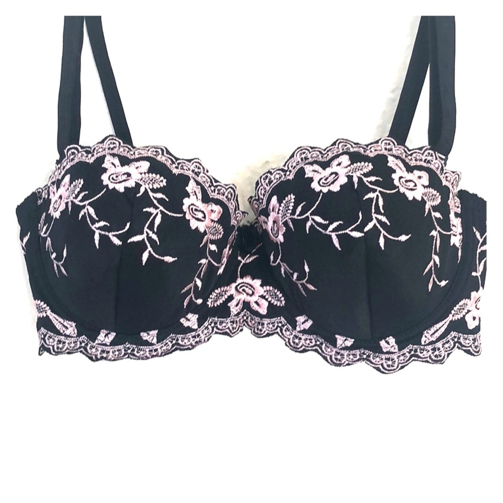 NWT Black & Pink Push Up Bra.